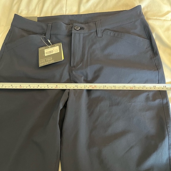 Eddie Bauer Adventurer Bermuda Shorts Navy Blue size 8. Golf, Athleisure Casual - Picture 12 of 14